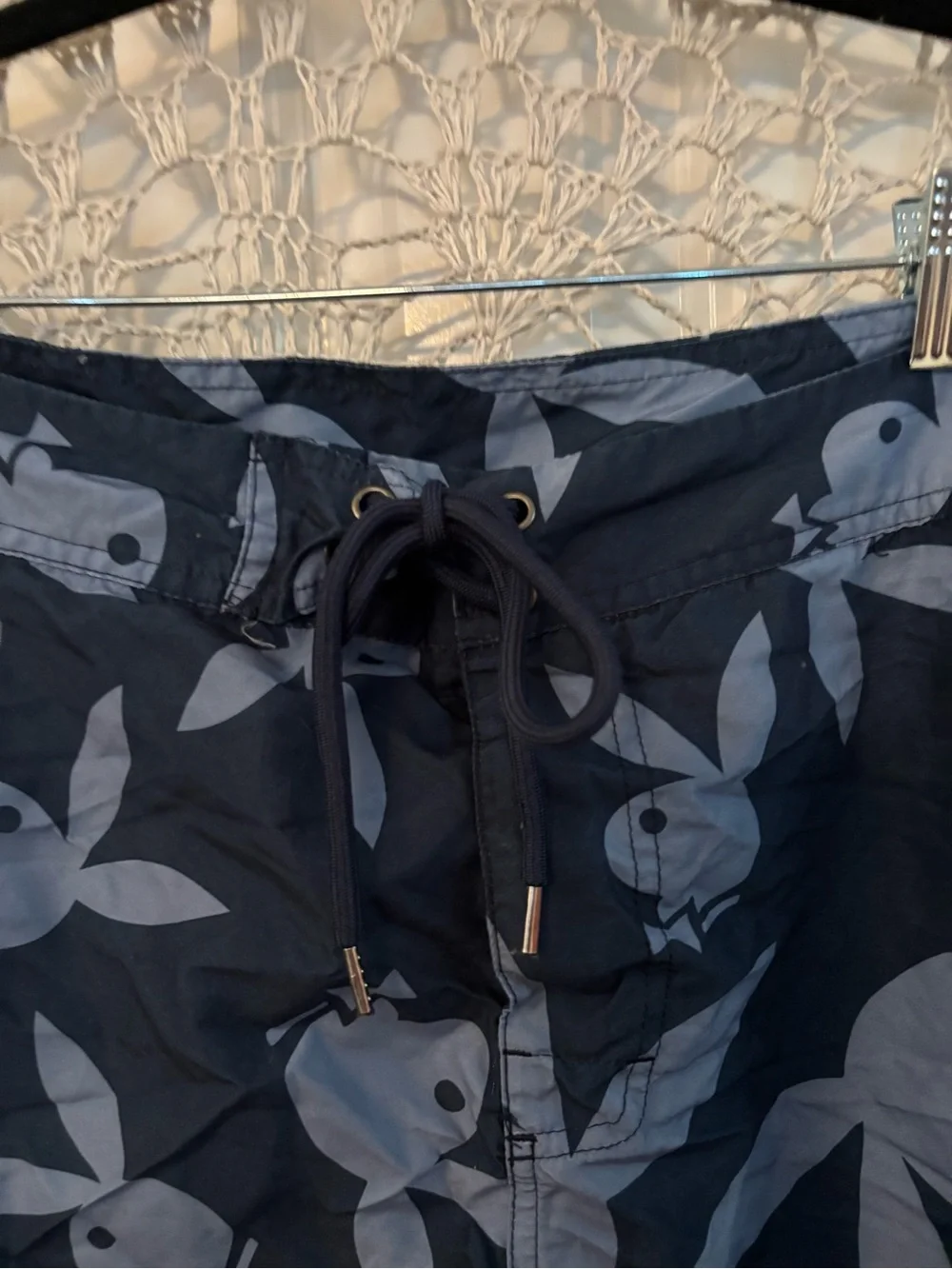 PLAYBOY Blue Men’s Board Shorts with all over bunny print Size Medium A00424